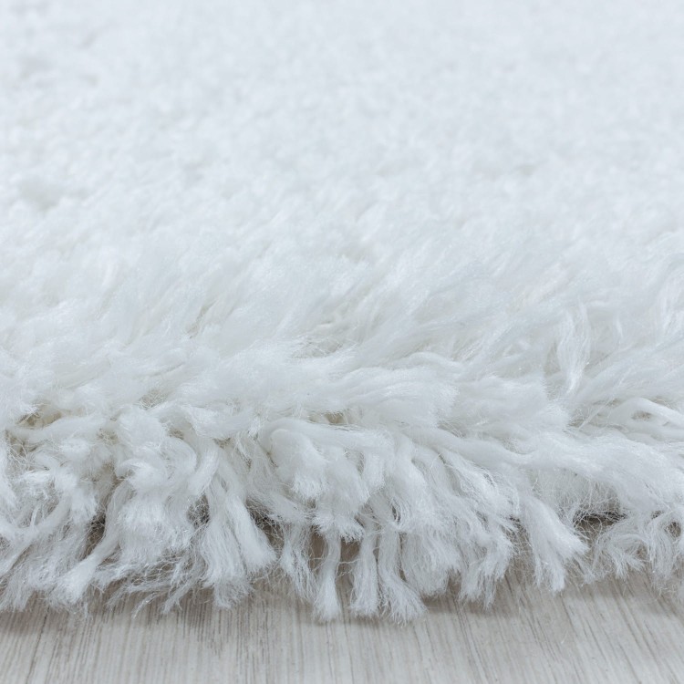 dywan-shaggy-fluffy-bialy-detal.jpg