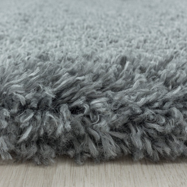dywan-shaggy-fluffy-jasnyszary-detal.jpg