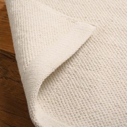 Dywan-Zaran-kośc słoniowa-100%-bawełna-pure-cotton-ręcznie-tkany-zbliżenie-obszycie-dywanu.jpg