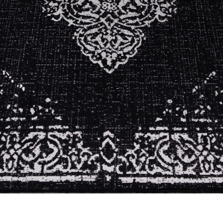 dywan-zewnetrzny-sunny-ornament-czarny-detal.jpg