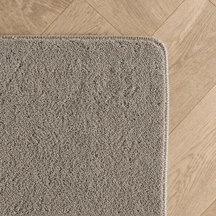dywan-nowoczesny-pompei-3d-bezowy-zblizenie-runo-rog-obszycie.png